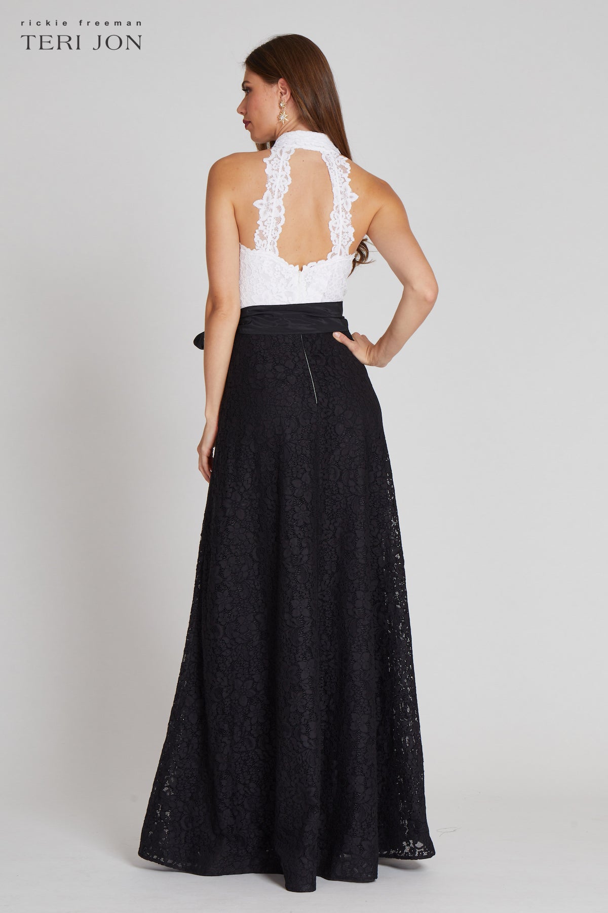 Color_White Black