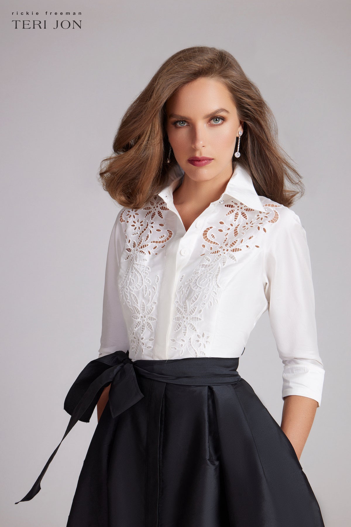 Color_White Black