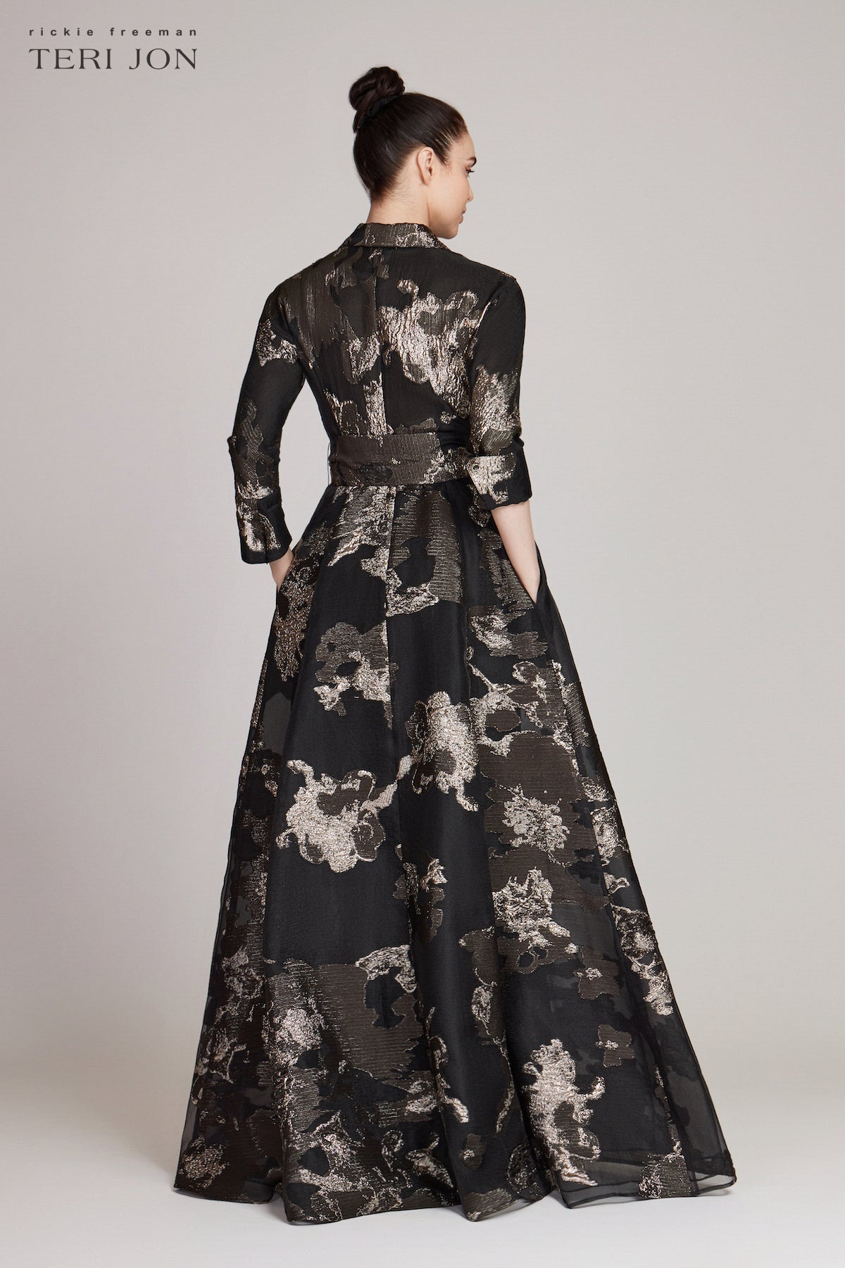 Color_Black/Gold