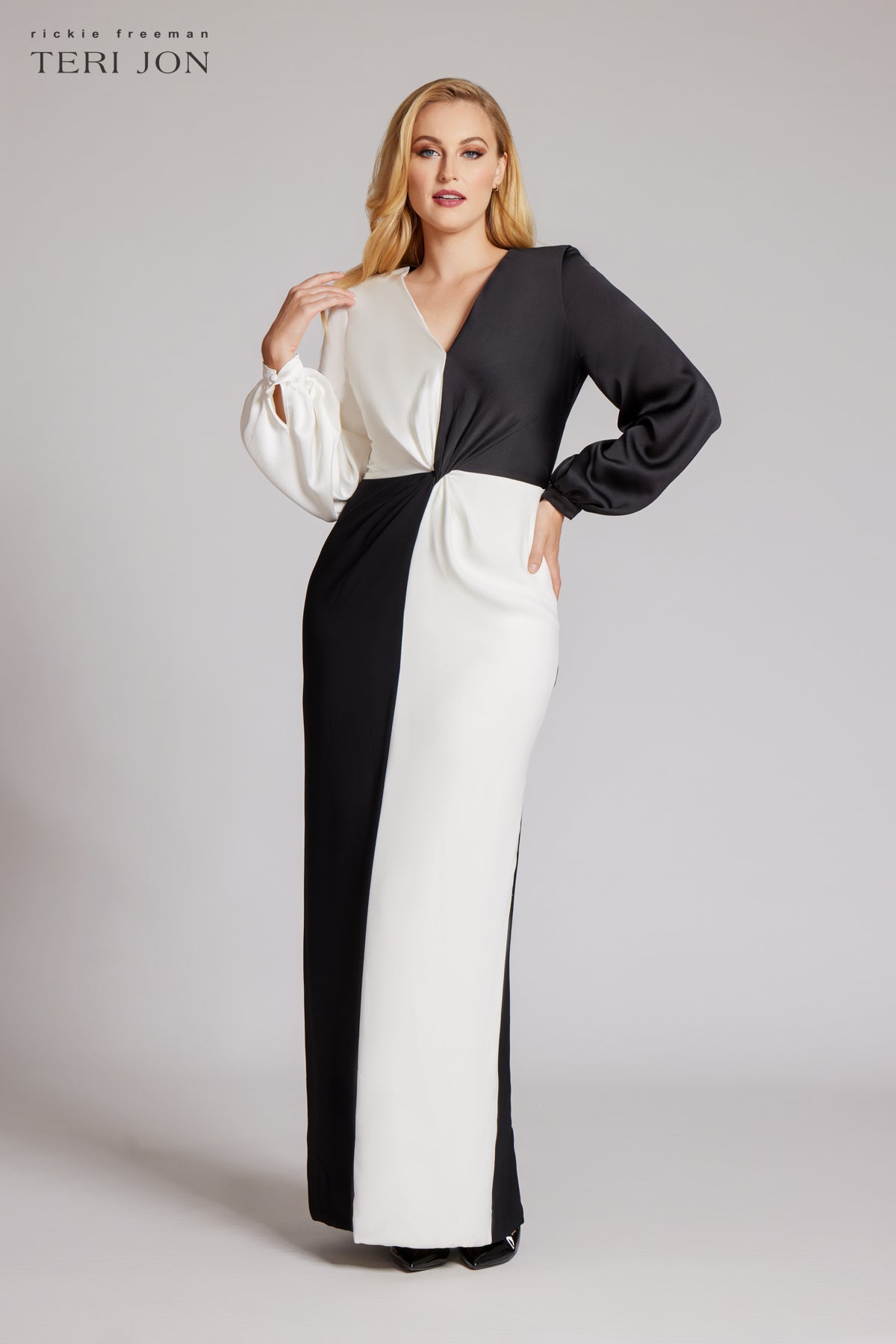 Color_Black White plus size image