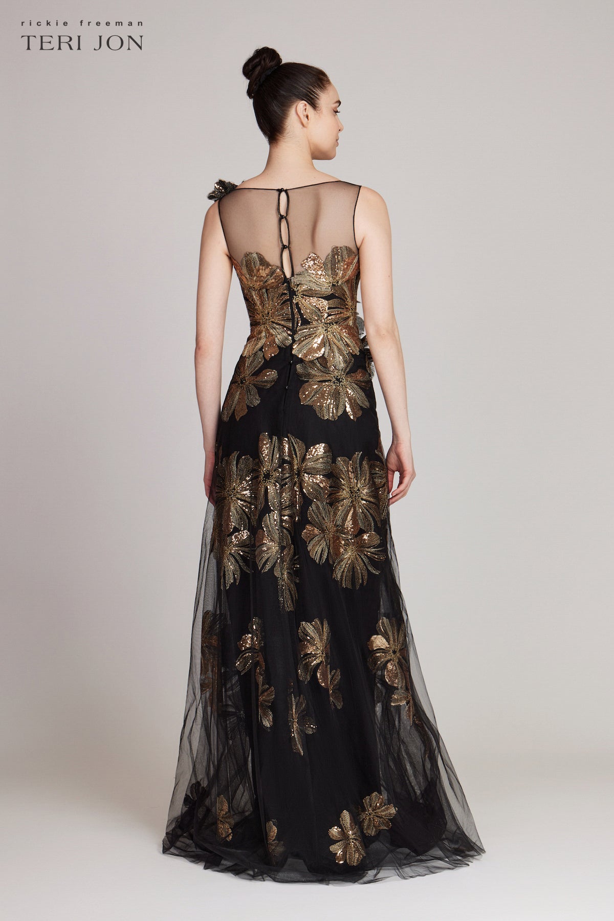 Color_Black/Gold