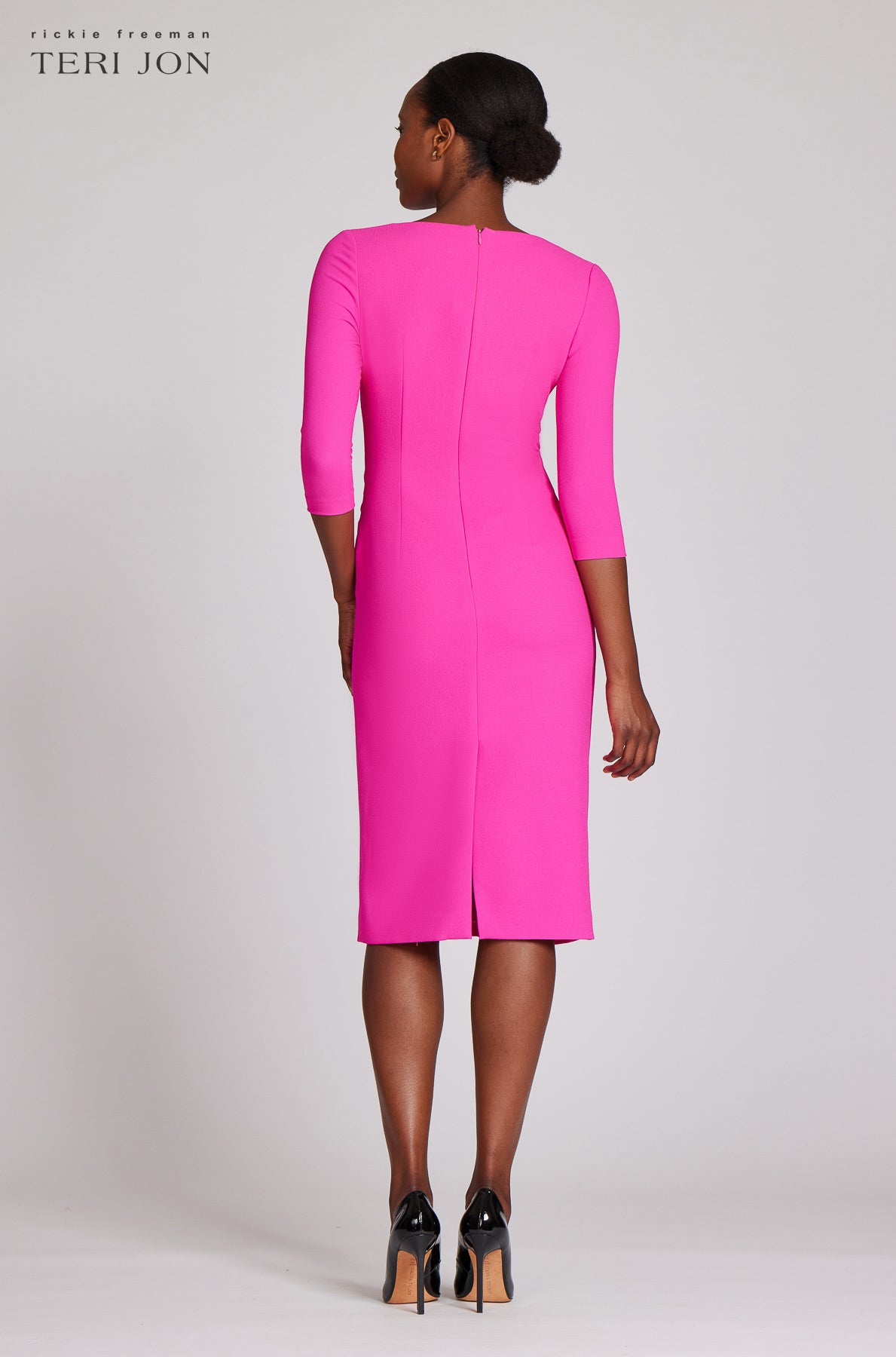 color Hot pink