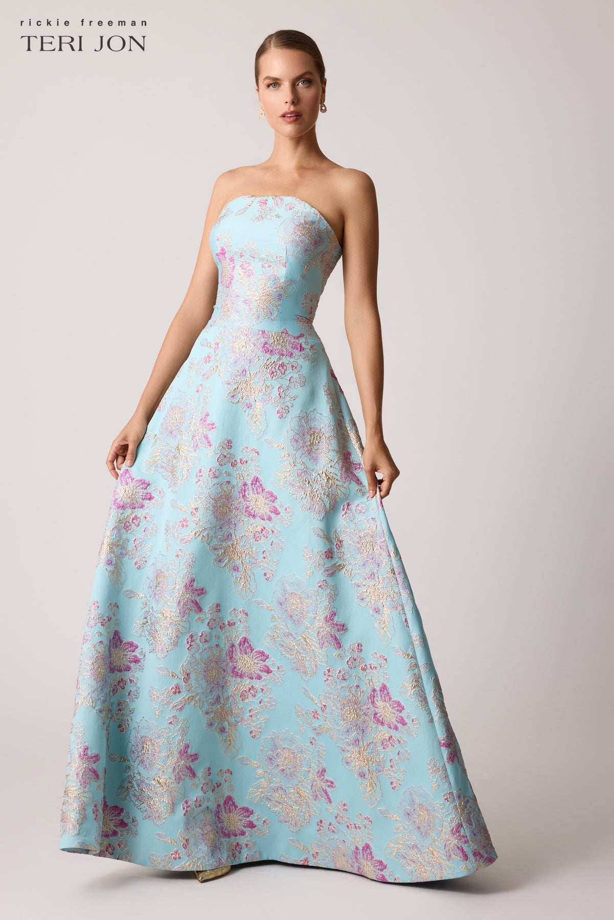 Sleeveless Metallic Multi Jacquard Gown – Terijon.com