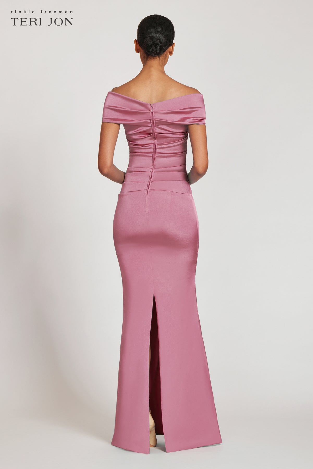 Chic Pleated Off-the-Shoulder Stretch Satin Dress Emerald