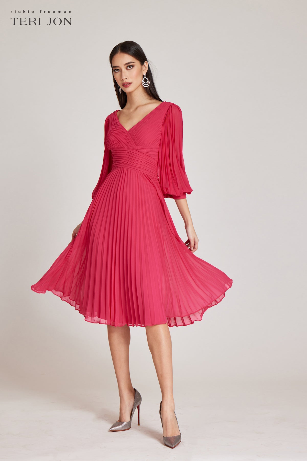 Chiffon V Neck Pleated Full Sleeve Dress –